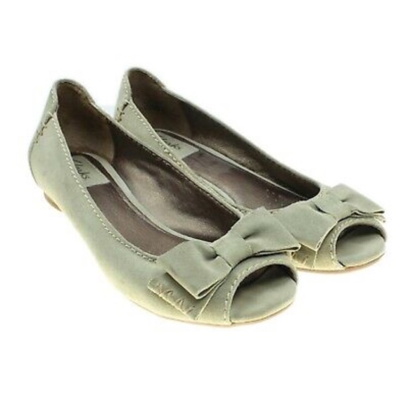 clarks peep toe flats